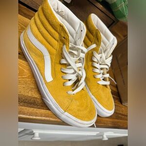 Vans Sk8 hi cyber yellow size 9, worn, pretty good condition.